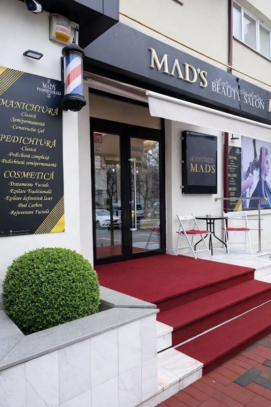 Mad's Beauty Salon interior